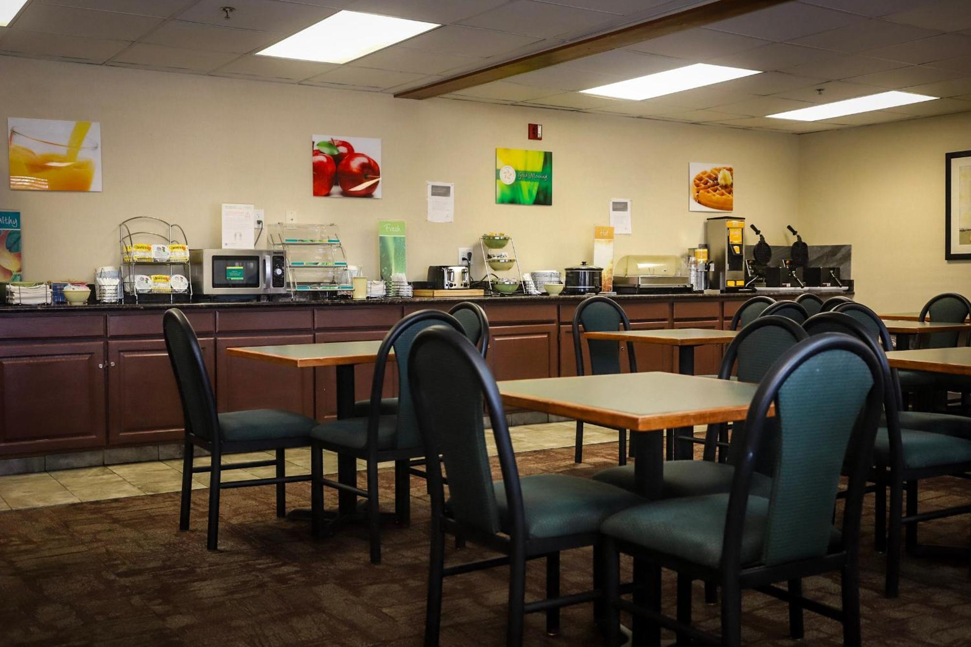 Quality Inn Airport Colorado Springs Extérieur photo