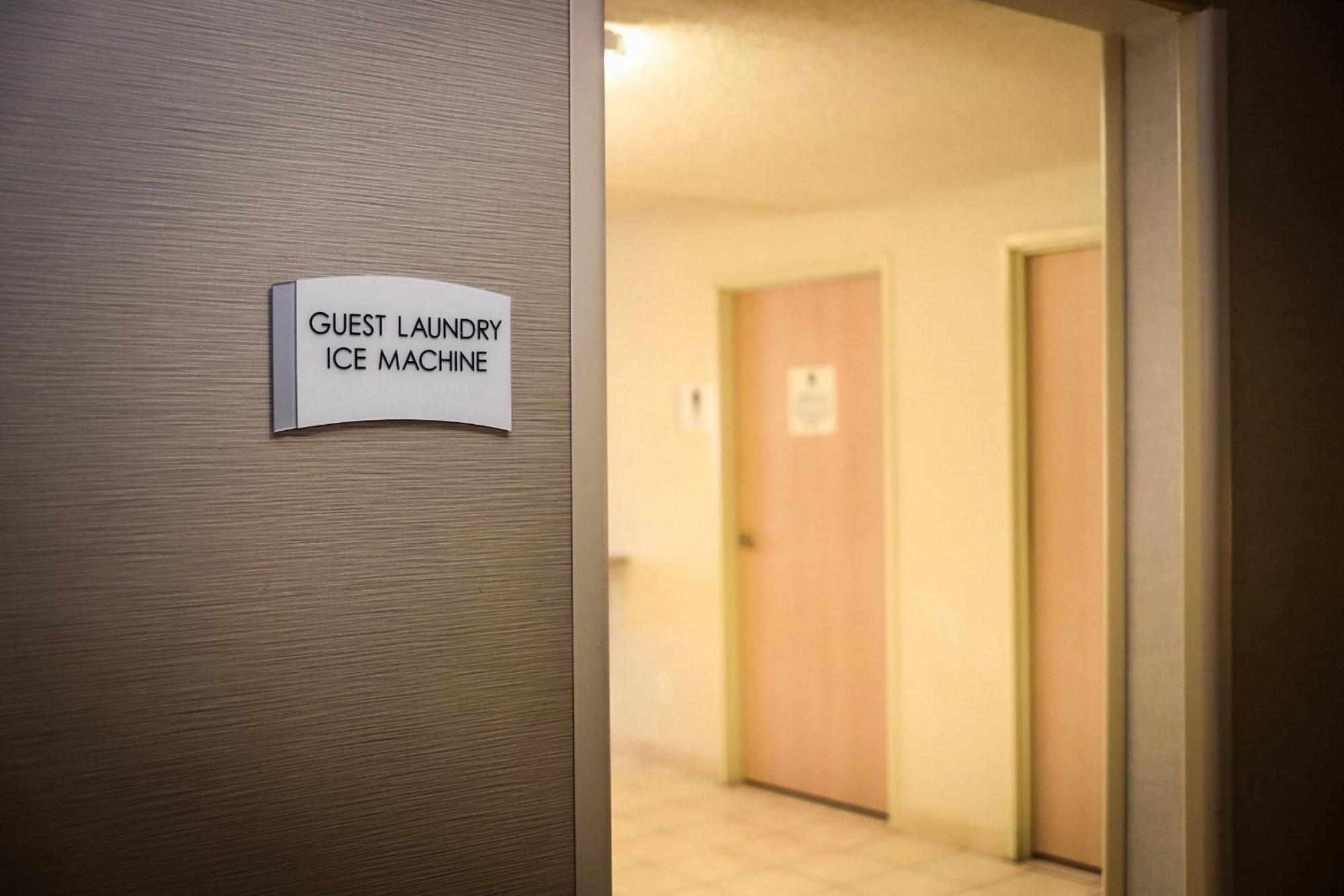 Quality Inn Airport Colorado Springs Extérieur photo