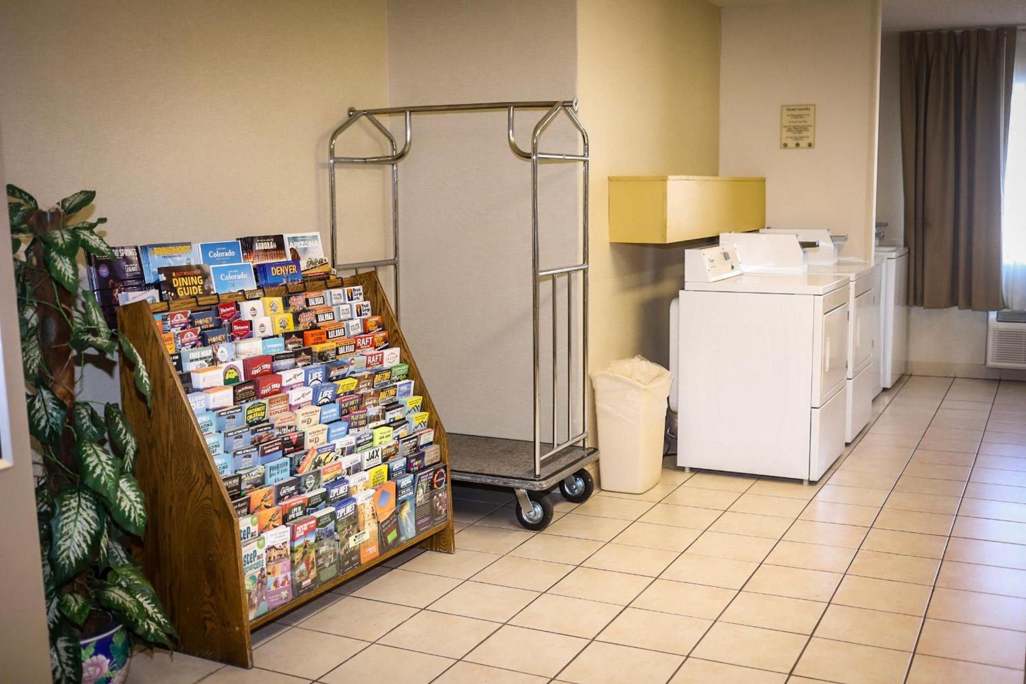 Quality Inn Airport Colorado Springs Extérieur photo