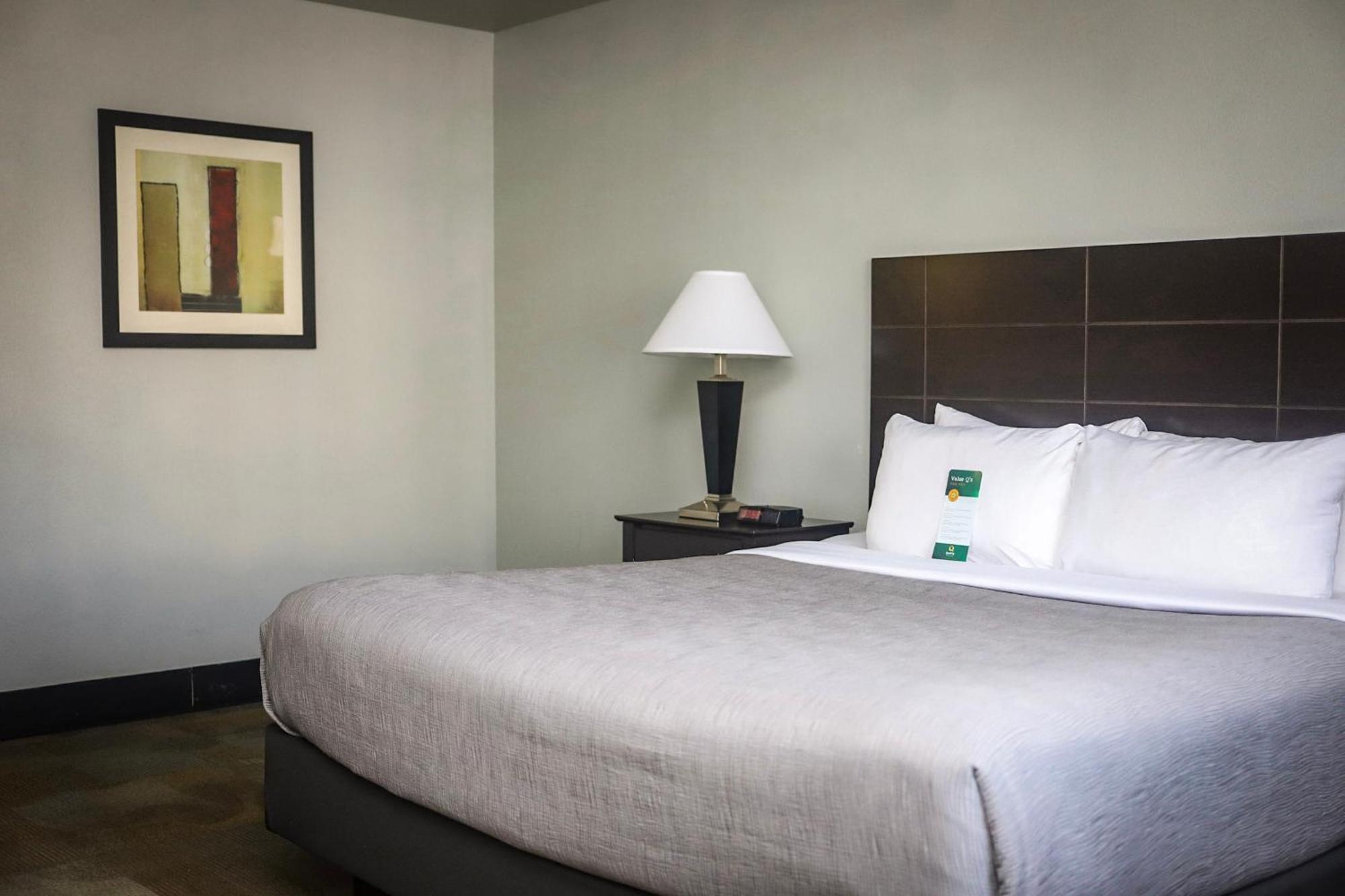 Quality Inn Airport Colorado Springs Extérieur photo